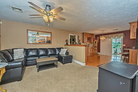 72 Tenney Road Sandown NH 03873
