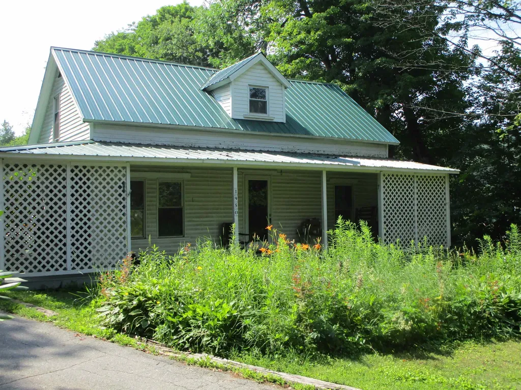 1950 N. Main Street Londonderry VT 05148