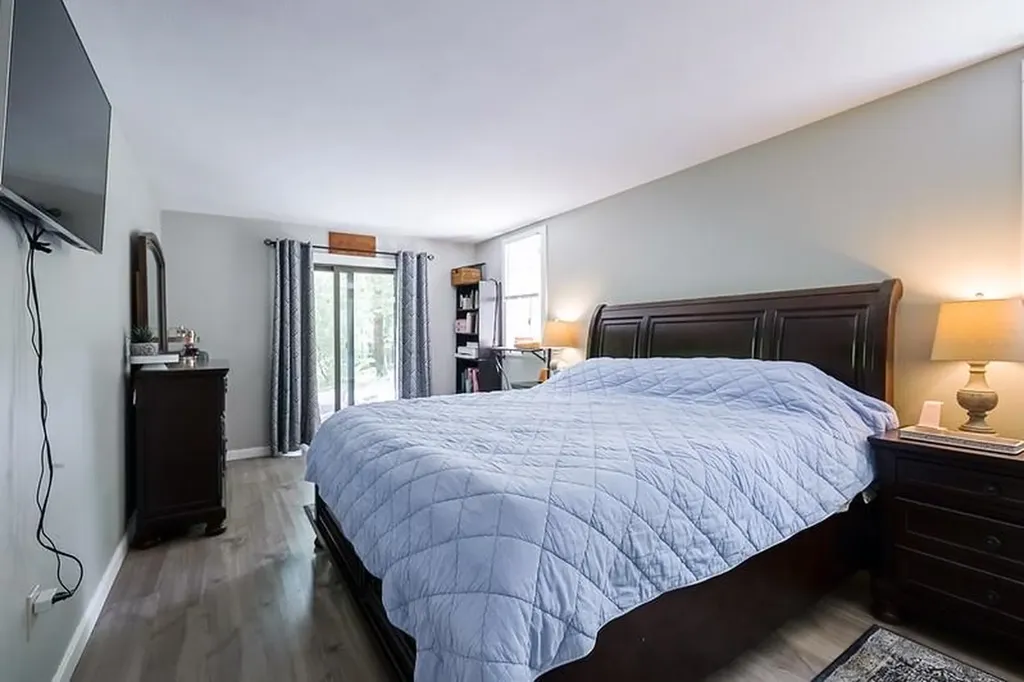 32 Mountainside Lane Francestown NH 03043