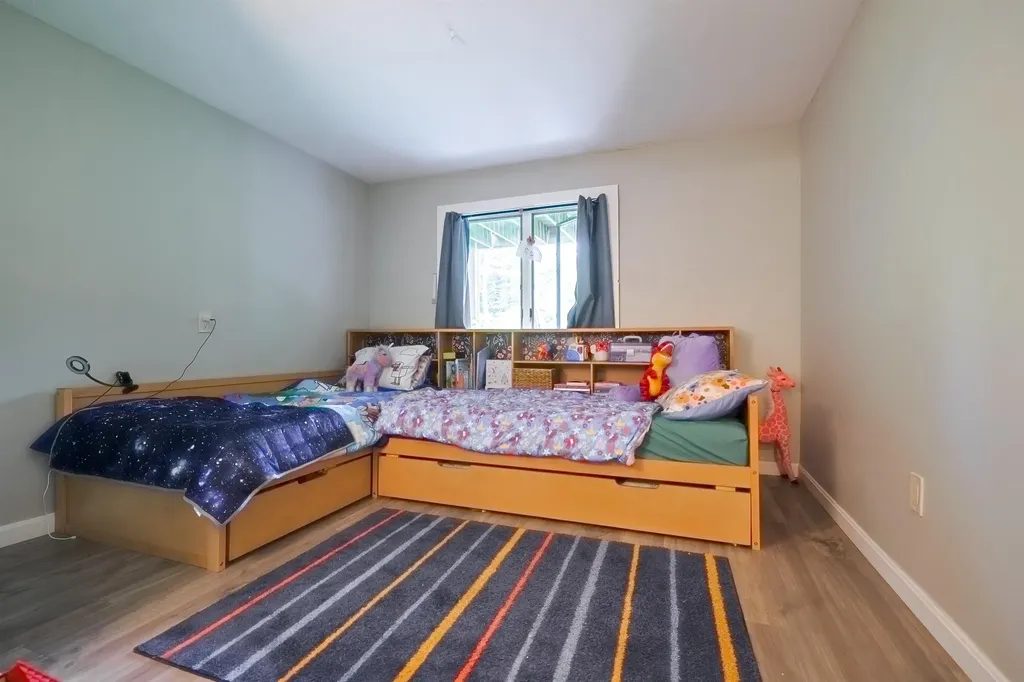 32 Mountainside Lane Francestown NH 03043