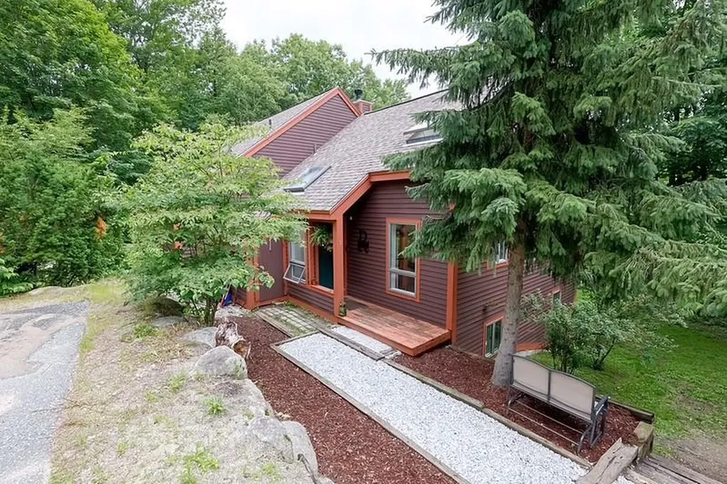 32 Mountainside Lane Francestown NH 03043