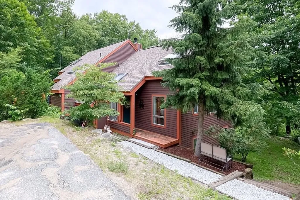 32 Mountainside Lane Francestown NH 03043
