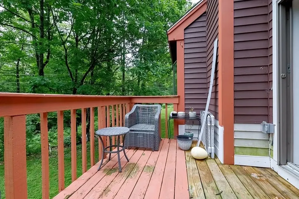 32 Mountainside Lane Francestown NH 03043