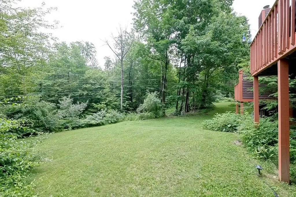 32 Mountainside Lane Francestown NH 03043