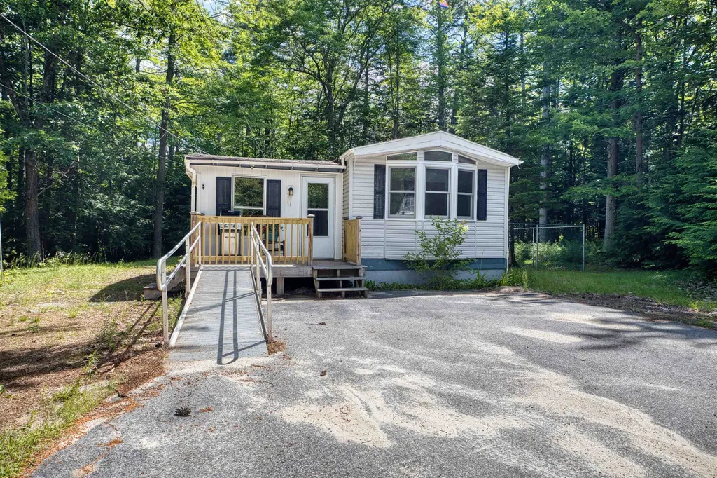 11 Beech River Circle Ossipee NH 03814
