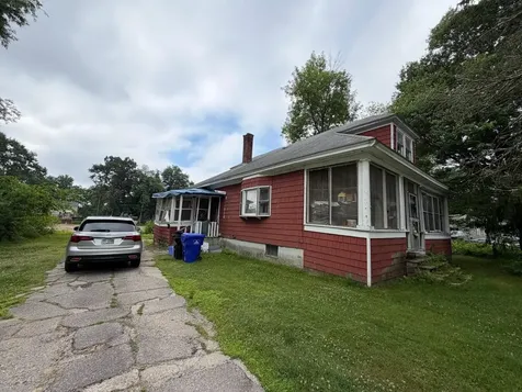 28 Merrimack Street Hudson NH 03051