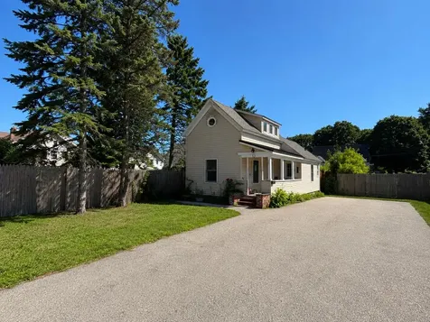51 Nagle Street Nashua NH 03060