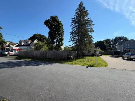 51 Nagle Street Nashua NH 03060