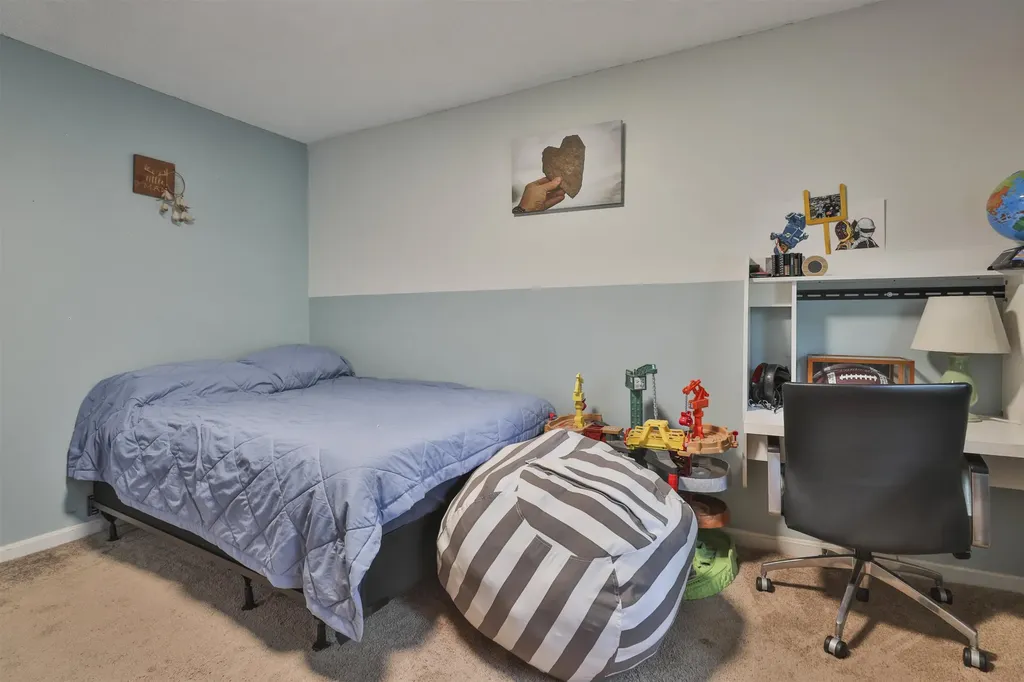 19-32 Kimberly Drive Merrimack NH 03054
