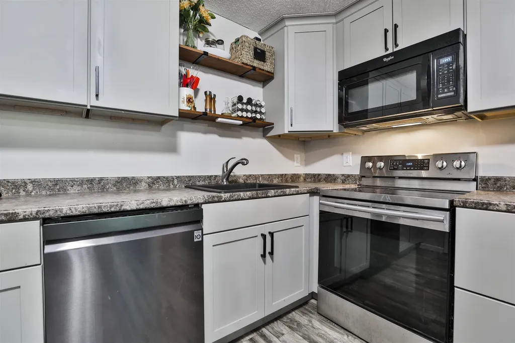19-32 Kimberly Drive Merrimack NH 03054