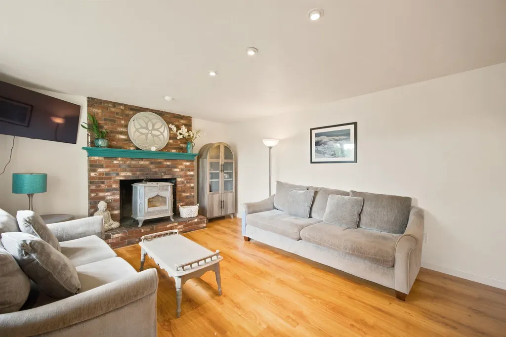 119 Country Club Road Hopkinton NH 03229