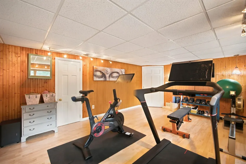119 Country Club Road Hopkinton NH 03229