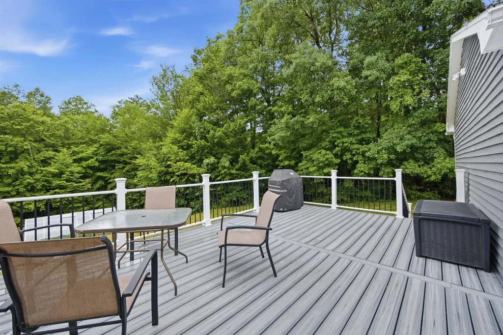 119 Country Club Road Hopkinton NH 03229