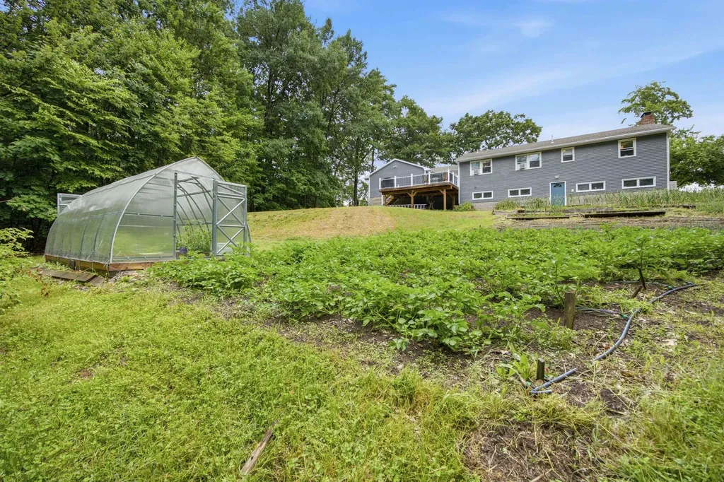 119 Country Club Road Hopkinton NH 03229