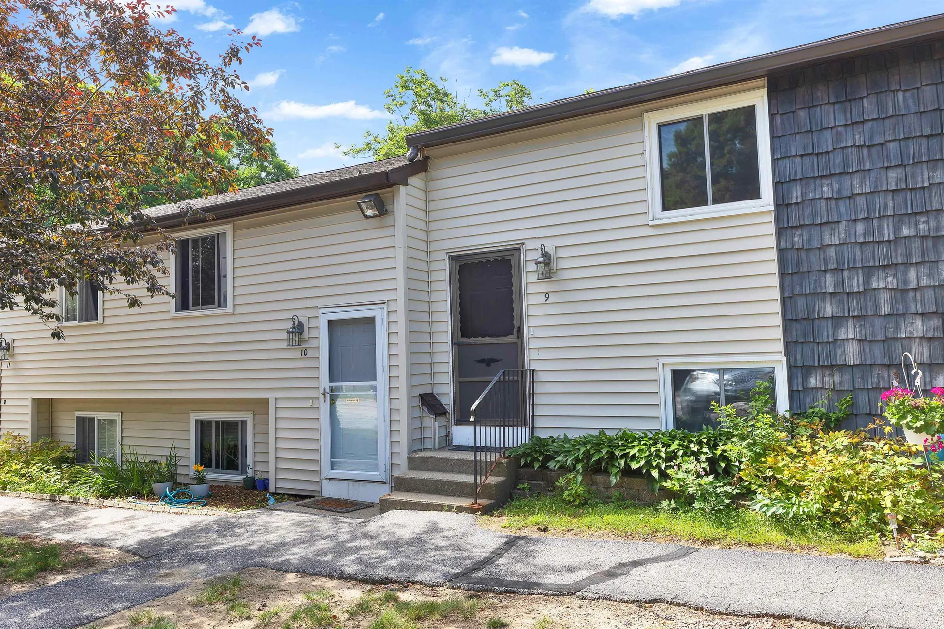901 Mammoth Road Manchester NH 03104