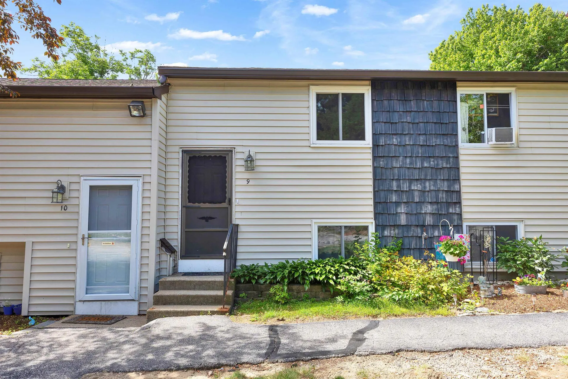 901 Mammoth Road Manchester NH 03104
