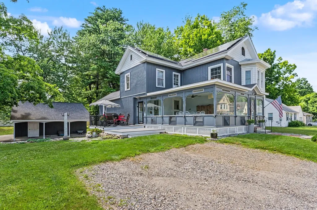 47 Oak Street Milford NH 03055