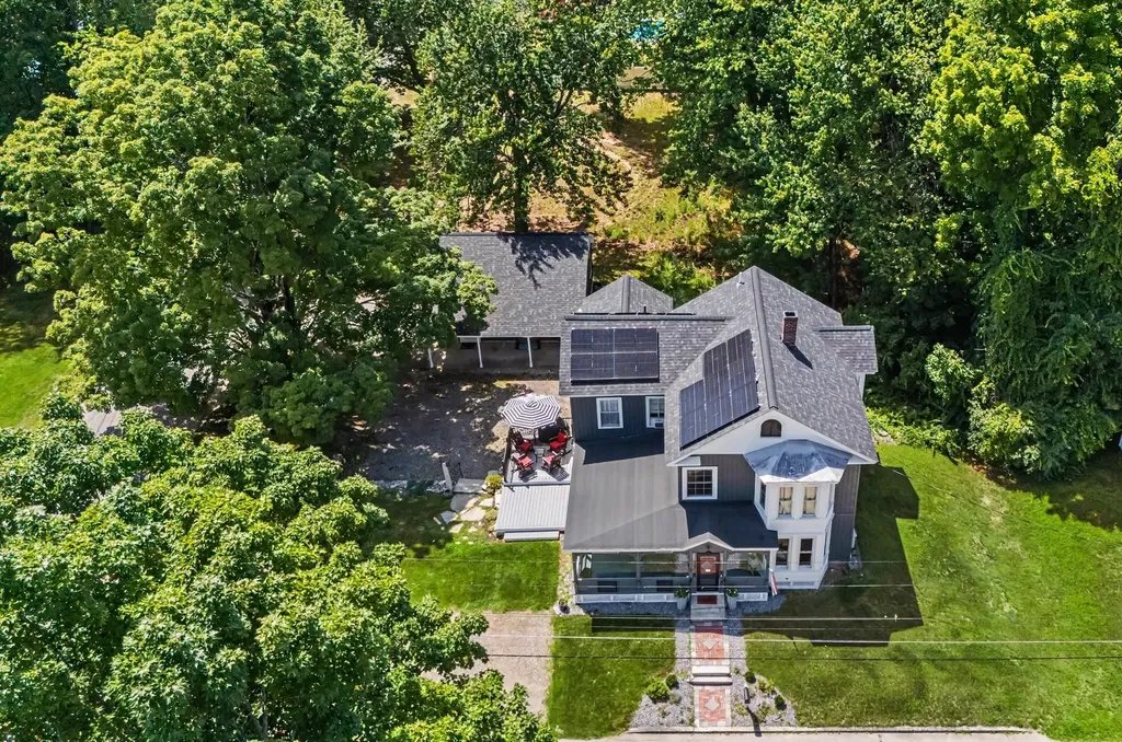 47 Oak Street Milford NH 03055