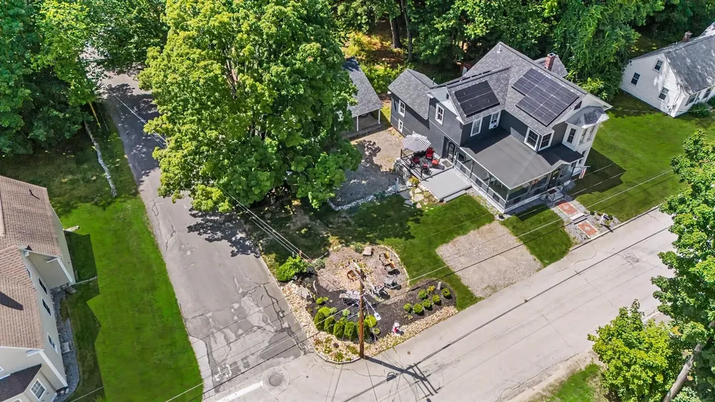 47 Oak Street Milford NH 03055
