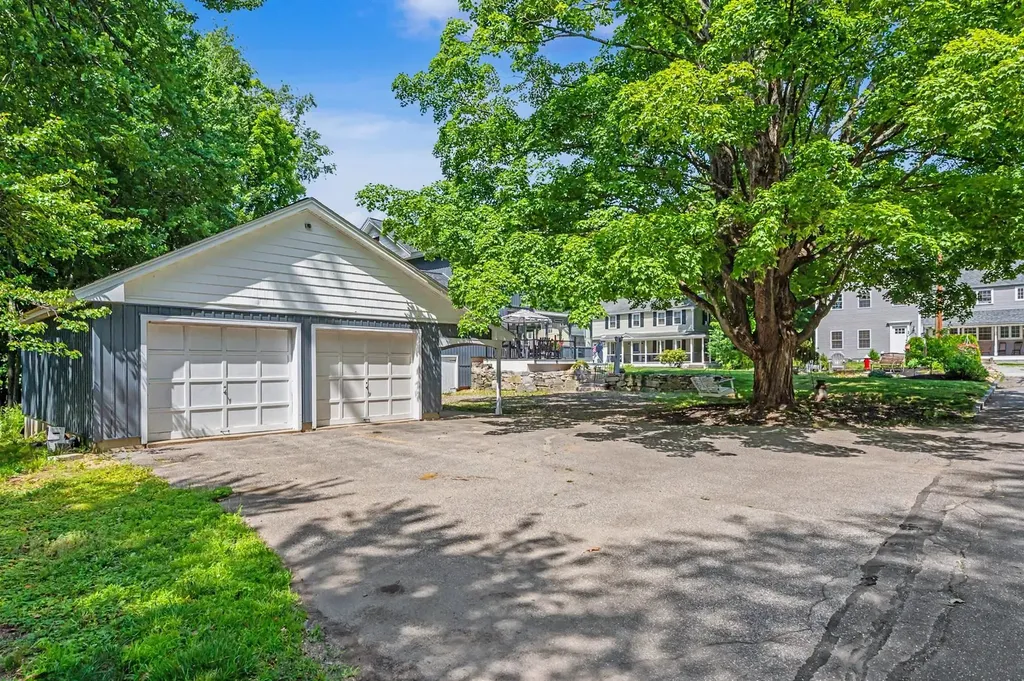 47 Oak Street Milford NH 03055