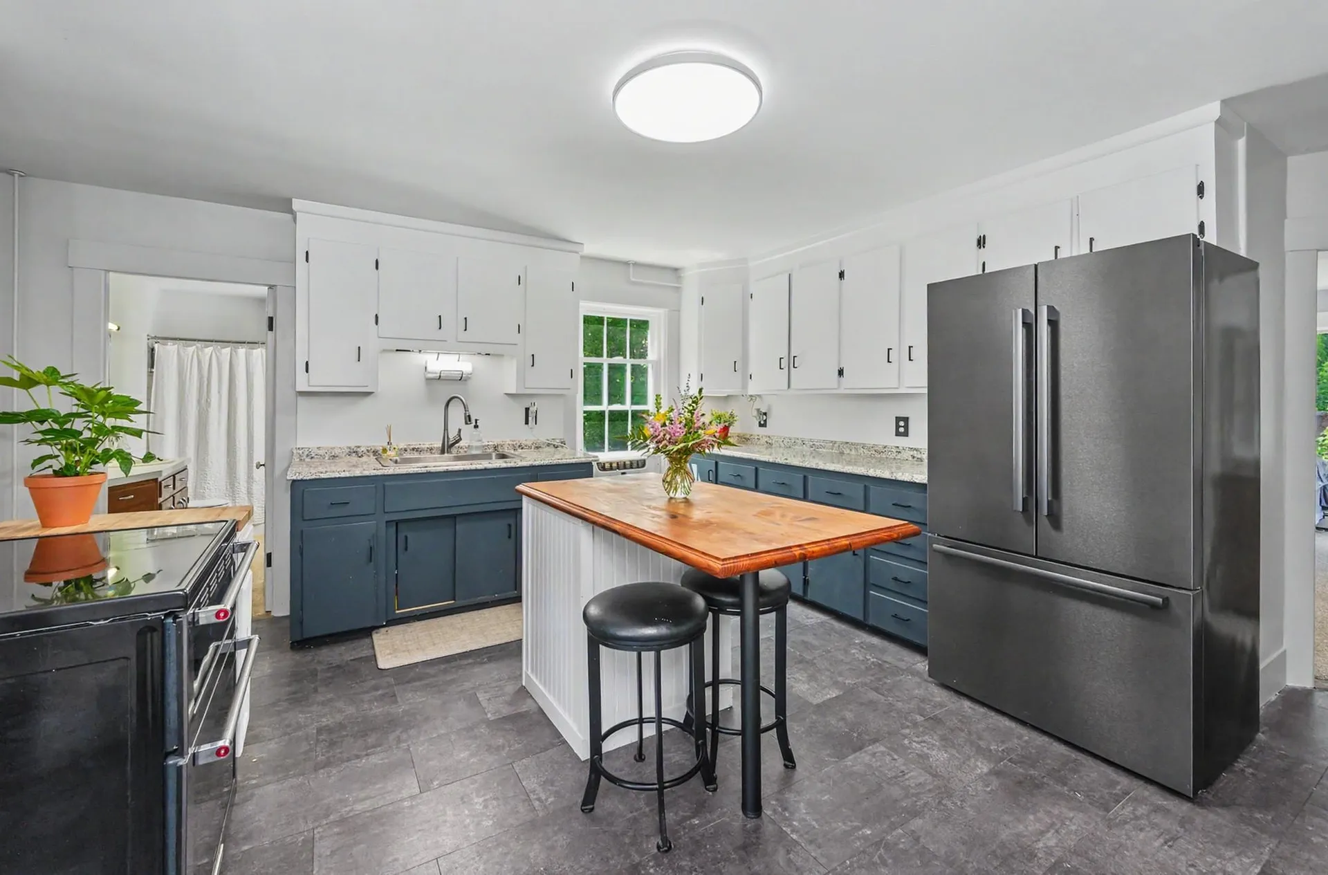 47 Oak Street Milford NH 03055