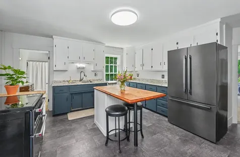 47 Oak Street Milford NH 03055