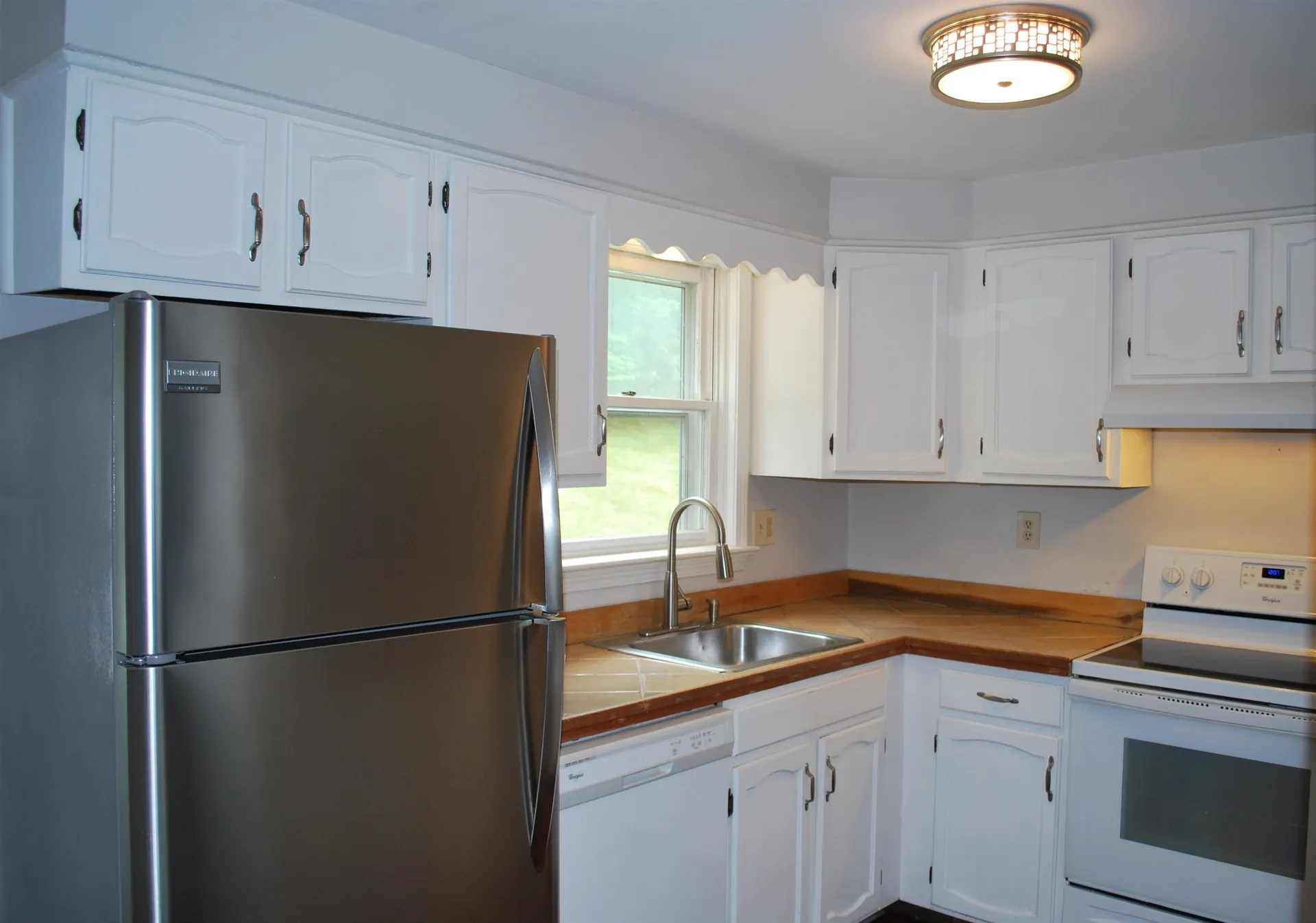 21 Blossom Lane Merrimack NH 03054