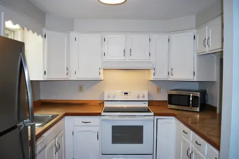 21 Blossom Lane Merrimack NH 03054