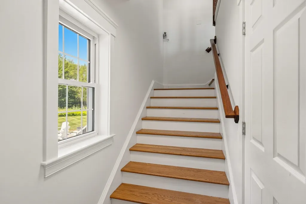 79 Atlantic Avenue North Hampton NH 03862