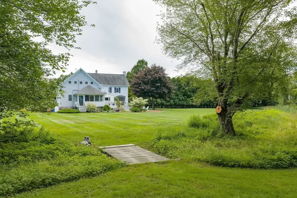 79 Atlantic Avenue North Hampton NH 03862