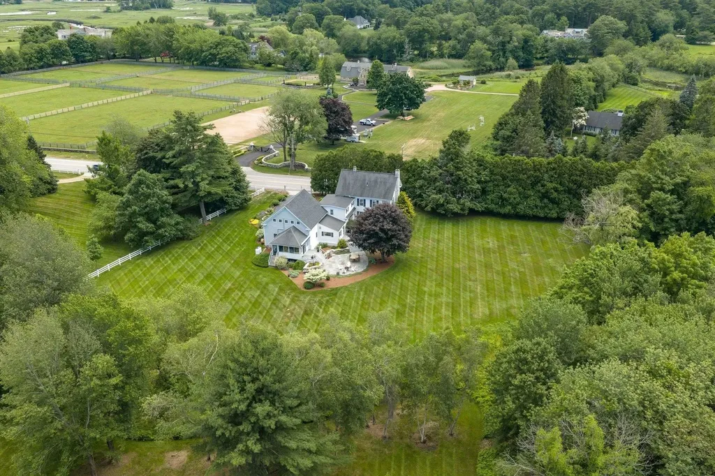 79 Atlantic Avenue North Hampton NH 03862