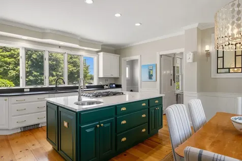 79 Atlantic Avenue North Hampton NH 03862