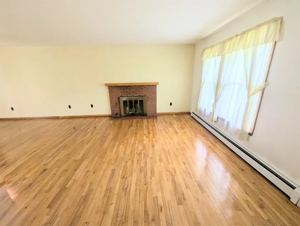 264 Breezy Hill Road St. Johnsbury VT 05819