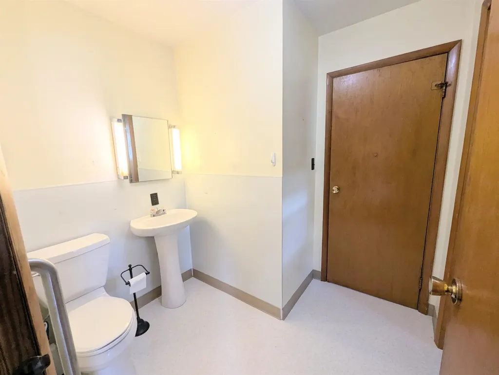 264 Breezy Hill Road St. Johnsbury VT 05819