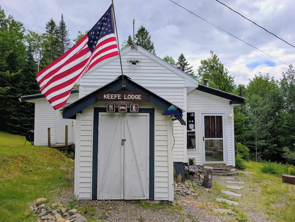 16 Griffin Road Stewartstown NH 03576
