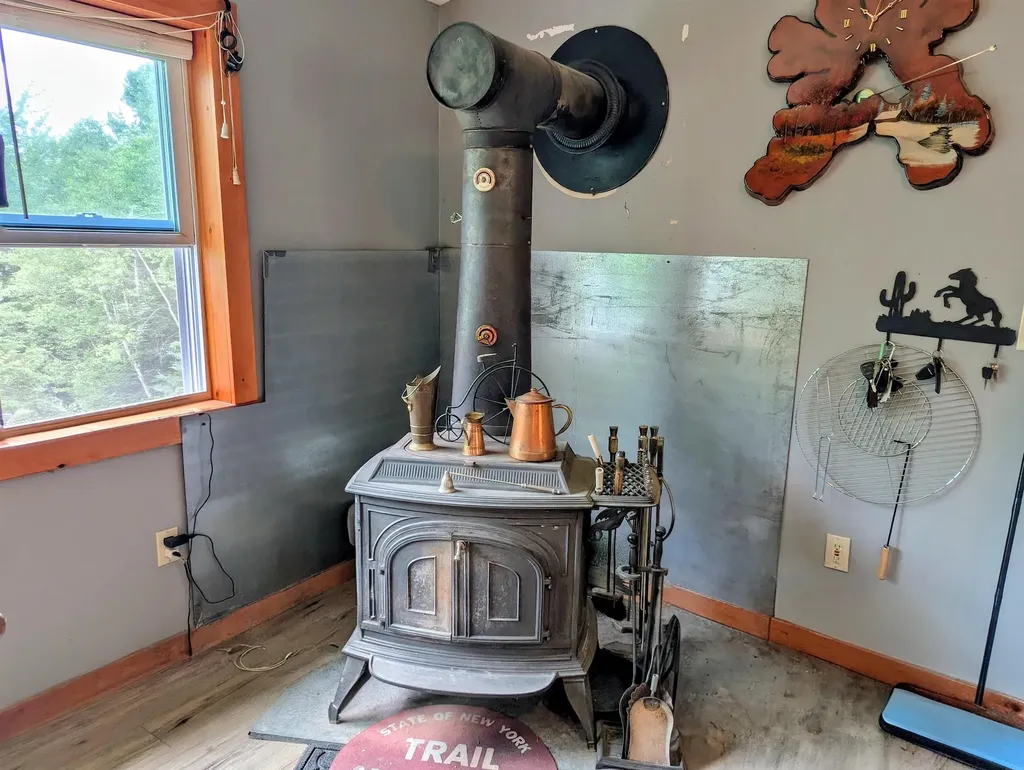 16 Griffin Road Stewartstown NH 03576