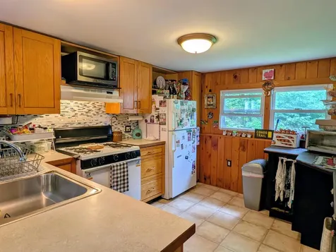 16 Griffin Road Stewartstown NH 03576