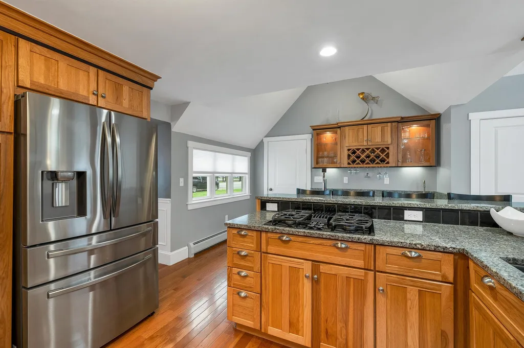 2007 Lafayette Road Portsmouth NH 03801