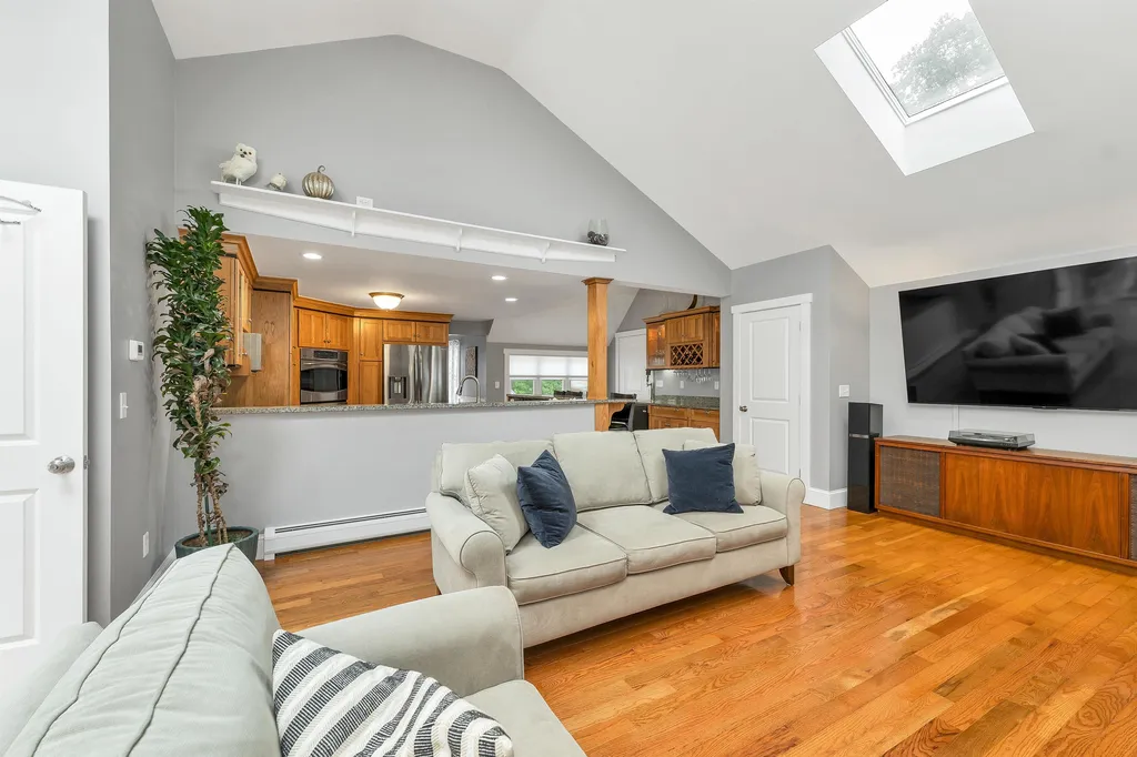 2007 Lafayette Road Portsmouth NH 03801