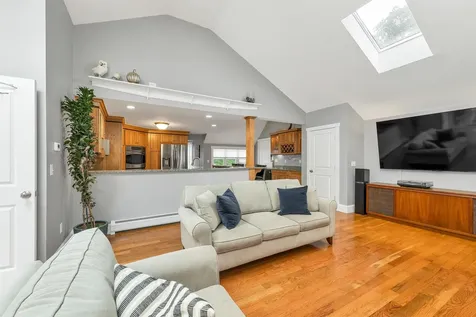 2007 Lafayette Road Portsmouth NH 03801