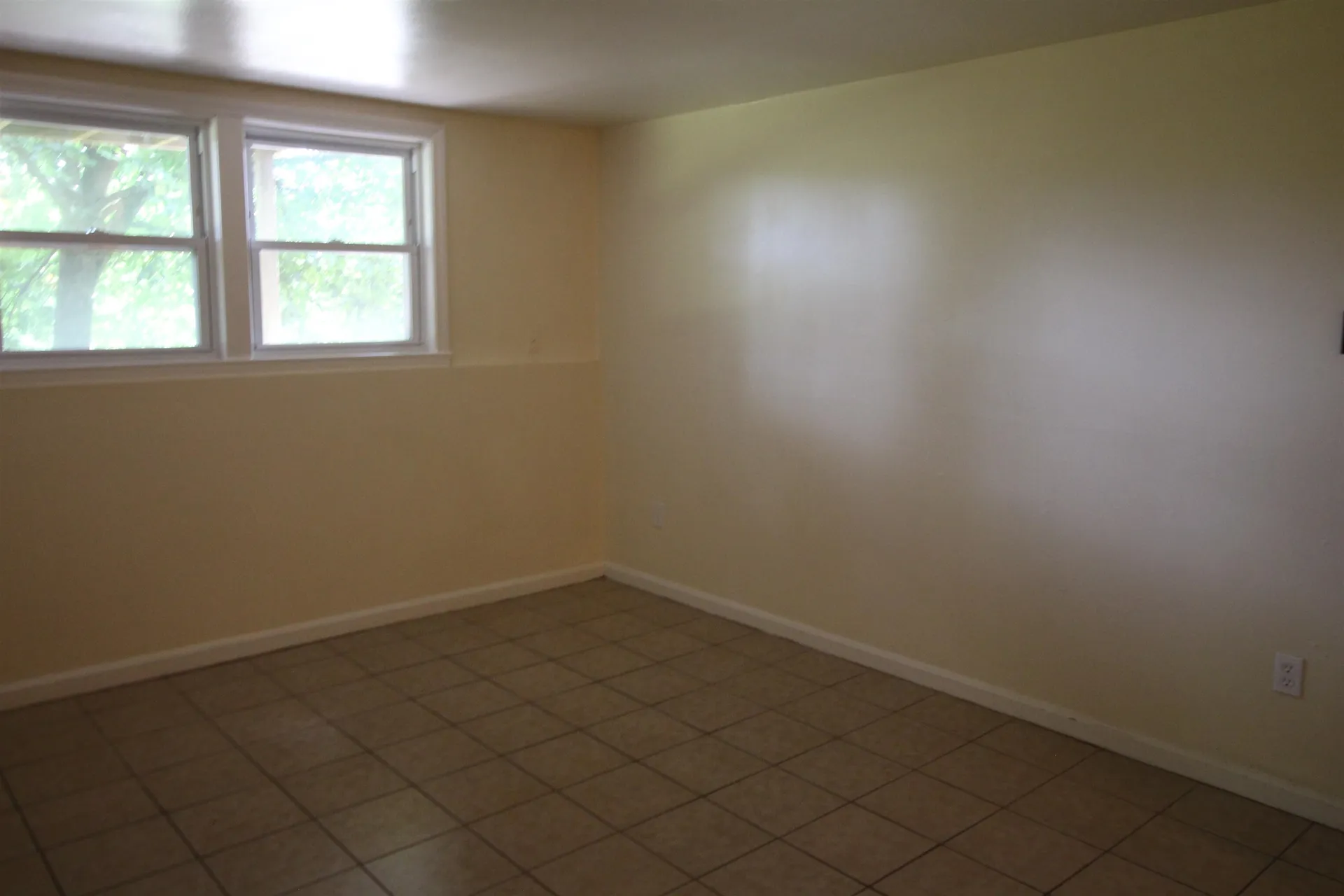 13 Charleston Avenue Londonderry NH 03053