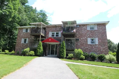 13 Charleston Avenue Londonderry NH 03053