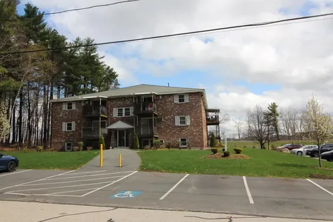 13 Charleston Avenue Londonderry NH 03053