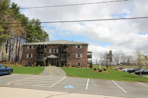 13 Charleston Avenue Londonderry NH 03053
