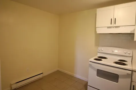 13 Charleston Avenue Londonderry NH 03053