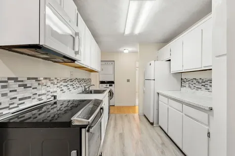 310 Brook Village Road Nashua NH 03062