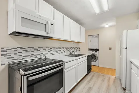 310 Brook Village Road Nashua NH 03062