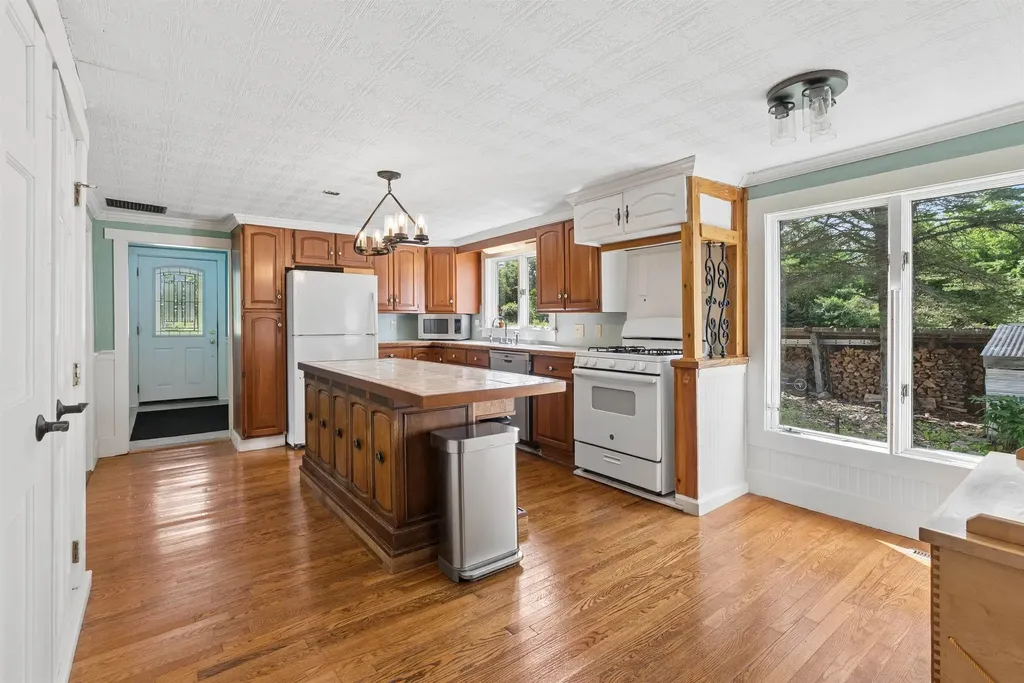 567 First Crown Point Road Strafford NH 03884