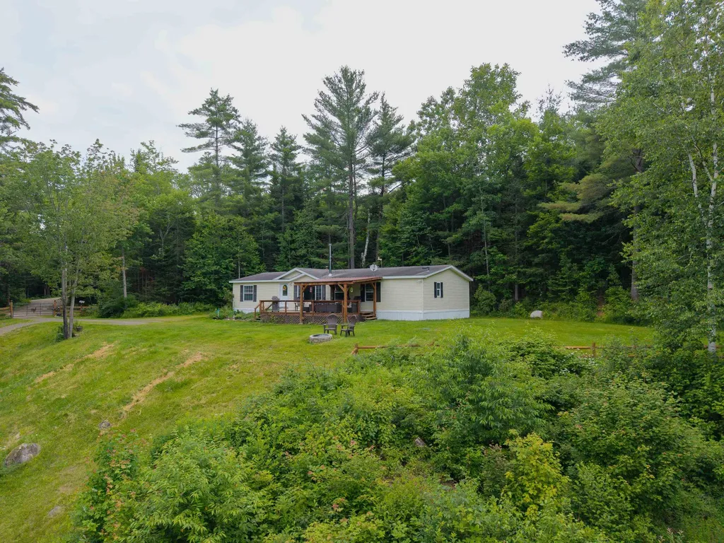 24 Varney Road Whitefield NH 03598