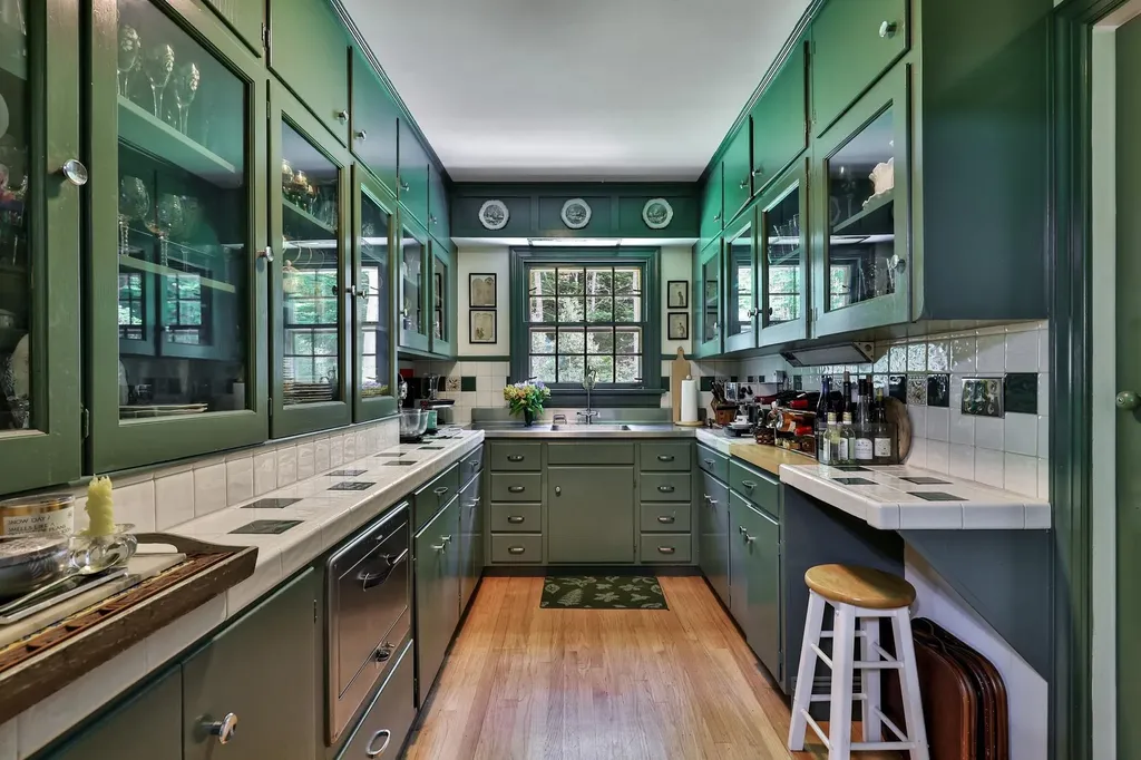 258 Chester Rd Road Grafton VT 05146